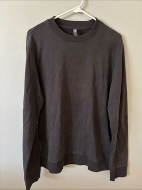 Men’s Vuori crewneck